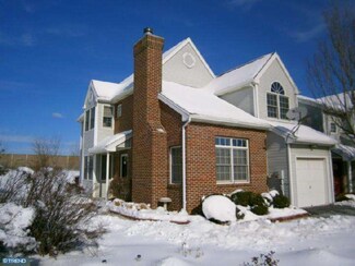 7947 Cross Creek Cir, Breinigsville, PA 18031