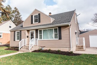 2120 Arizona Ave, Rockford, IL 61108