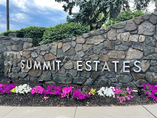 1002 Paradise Rd Unit 2P, Swampscott, MA 01907