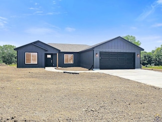 202 Clay Ave, Carbondale, KS 66414