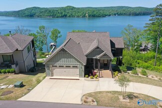 533 Fall Creek Dr, Guntersville, AL 35976