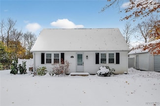 557 Meadowbrook Dr, Lewiston, NY 14092