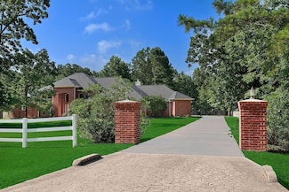 15569 Zoe Loop Dr, Montgomery, TX 77316