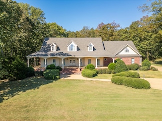 1477 W Lakeshore Dr, Starkville, MS 39759