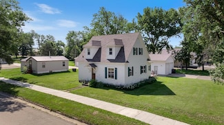307 W Garfield St, Hendricks, MN 56136