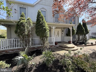 21 Crestview Dr, Kendall Park, NJ 08824