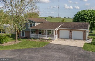 2124 Newville Rd, Carlisle, PA 17015