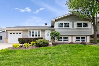 621 Sherwood Ln, Schaumburg, IL 60193