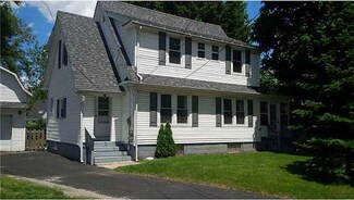 914 Michigan Ave, Waterville, OH 43566