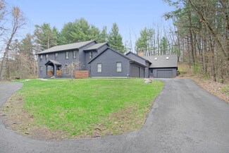3883 Harmon Dr, Fremont, MI 49412