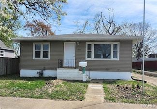 1712 Spruce St, Granite City, IL 62040