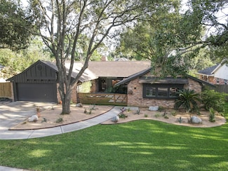 10623 Olympia Dr, Houston, TX 77042