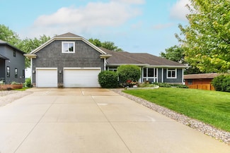 2719 Spring Lake Rd SW, Prior Lake, MN 55372