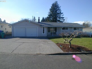 1067 SE 214th Ave, Gresham, OR 97030