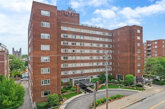 128 N Craig St Unit 409, Oakland, PA 15213