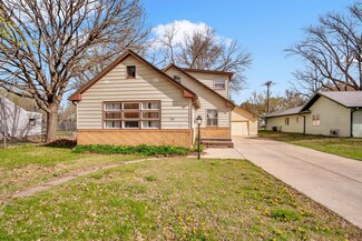 718 W 5th St, Newton, KS 67114