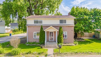 121 Lakeview Ave, Waukegan, IL 60085