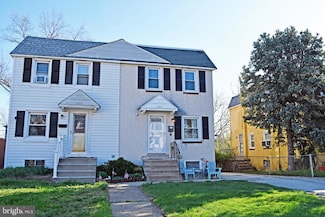 234 Crum Creek Dr, Woodlyn, PA 19094