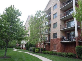 2300 Oakmont Way Unit 303, Darien, IL 60561