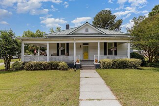 208 E Edwards St, Princeton, NC 27569