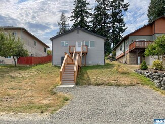 1621 W 12th St, Port Angeles, WA 98363