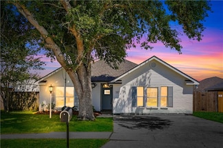33 Oxford Dr, La Place, LA 70068