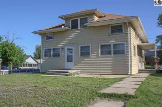 322 W 1st St, Pratt, KS 67124