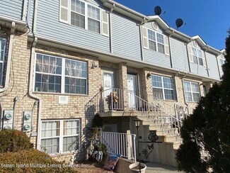 212 Pond Way, Staten Island, NY 10303