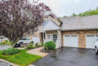 164 Ira Rd, Mount Sinai, NY 11766