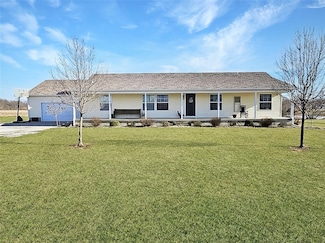 9956 N 230th St, Casey, IL 62420
