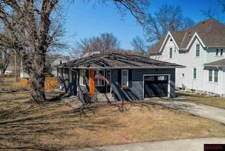 19 S Main St, Minnesota Lake, MN 56068