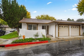 26847 Oak Branch Cir, Newhall, CA 91321