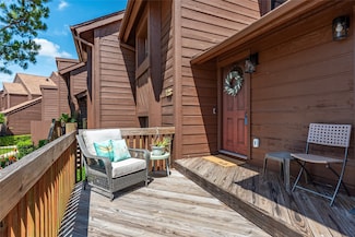 723 Davis Rd, League City, TX 77573