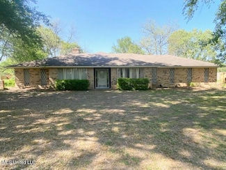 243 W Lee Dr, Clarksdale, MS 38614