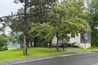 25 and 27 Pray St, Gardiner, ME 04345
