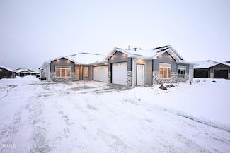 1907 Community Loop, Bismarck, ND 58503
