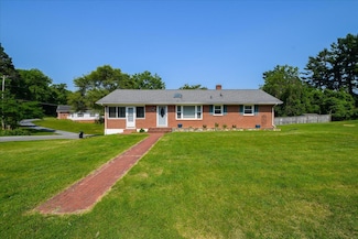 1008 Ridgecrest Dr, Roanoke, VA 24019