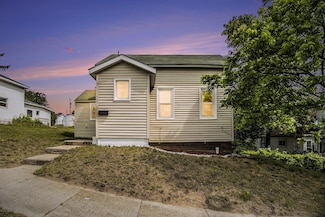 705 E Dowland St, Ludington, MI 49431