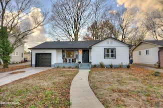 1421 Grand Ave, Carthage, MO 64836