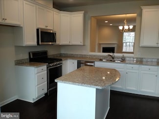 1726 Beacon Ln, Warrington, PA 18976