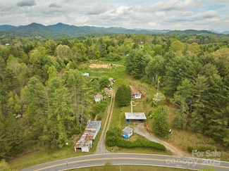 68 Upper White Oak Rd, Mars Hill, NC 28754