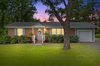 7239 Commodore Rd, Hollywood, SC 29449
