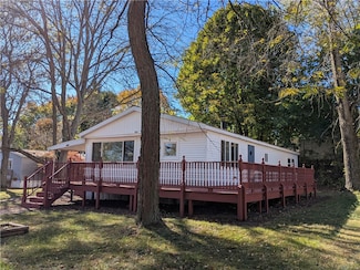 8 Gwyn Ln, Bloomfield, NY 14469