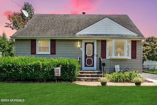 9 Frances Dr, Freehold, NJ 07728