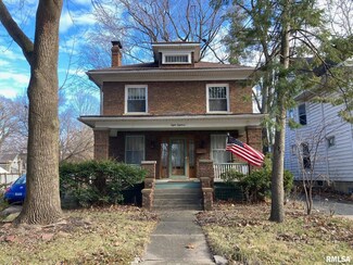 818 S Walnut St, Springfield, IL 62704