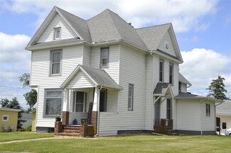 207 E State St, Toledo, IA 52342