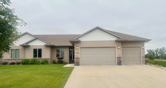 1610 Stewart Dr, Aberdeen, SD 57401