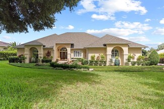5712 Crestview Dr, Lady Lake, FL 32159