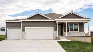 837 7th St NW, Bondurant, IA 50035