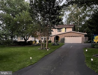 3203 Riverview Dr, Triangle, VA 22172